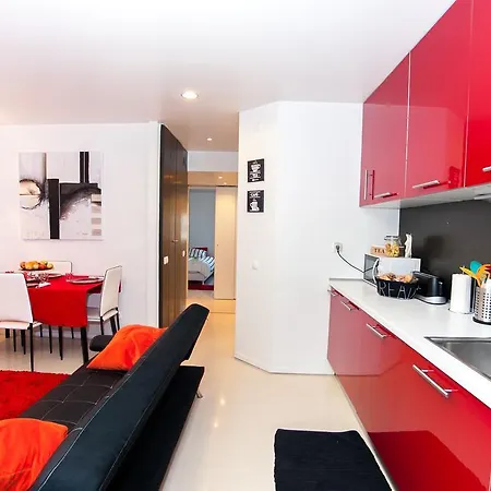 安娜设计公寓 *