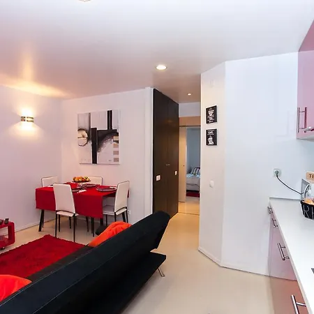 安娜设计公寓 *