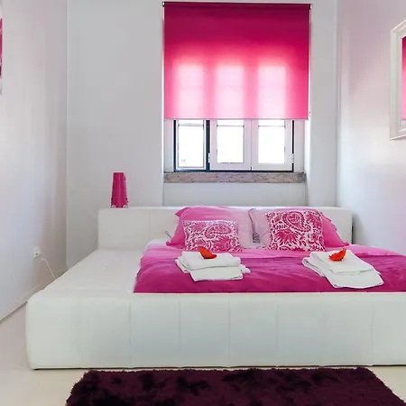 安娜设计公寓 *